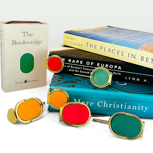 The Bookwedge: 2in1 bookmark & page holder thumb ring (Minimal Leather)